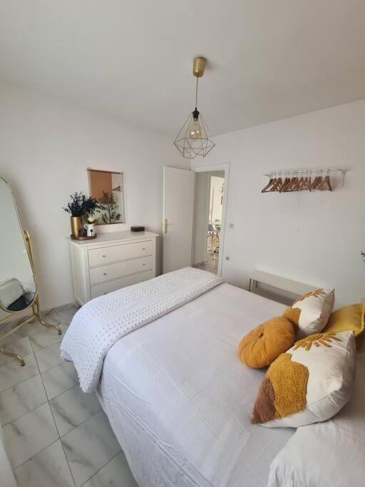 Nice Beachside 2-Bd Apt Near Barcelona 库尼特 外观 照片