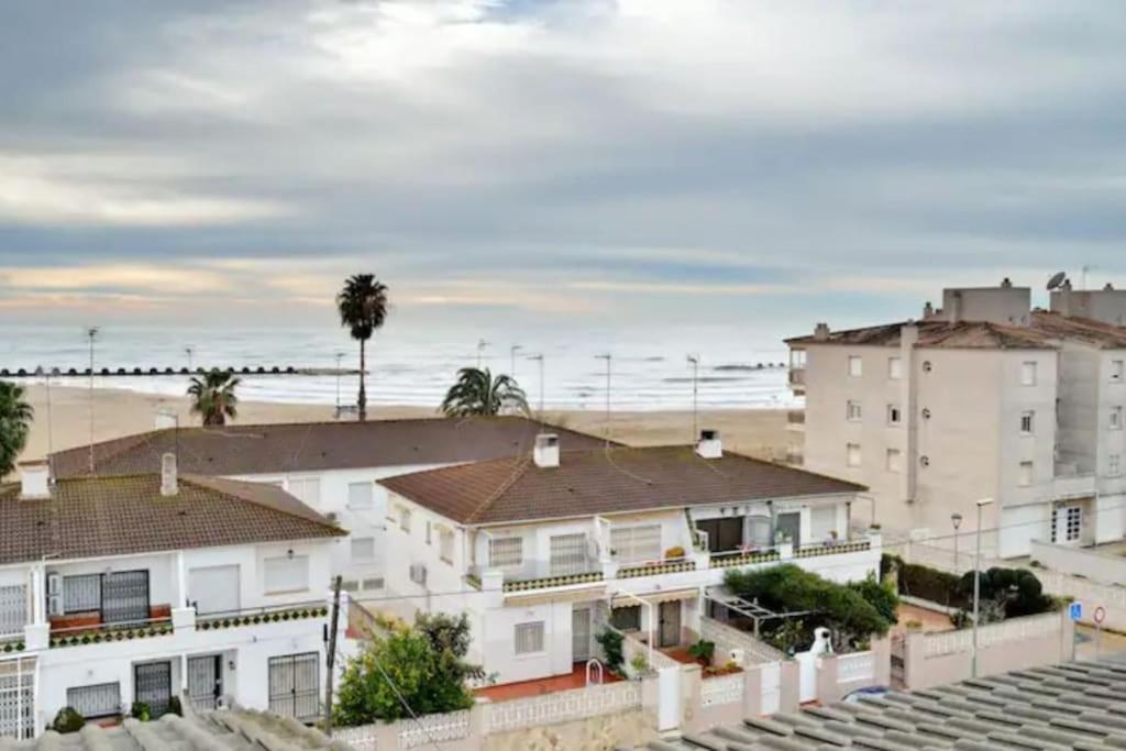 Nice Beachside 2-Bd Apt Near Barcelona 库尼特 外观 照片