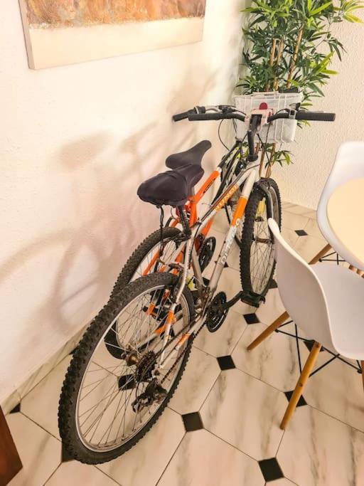 Nice Beachside 2-Bd Apt Near Barcelona 库尼特 外观 照片