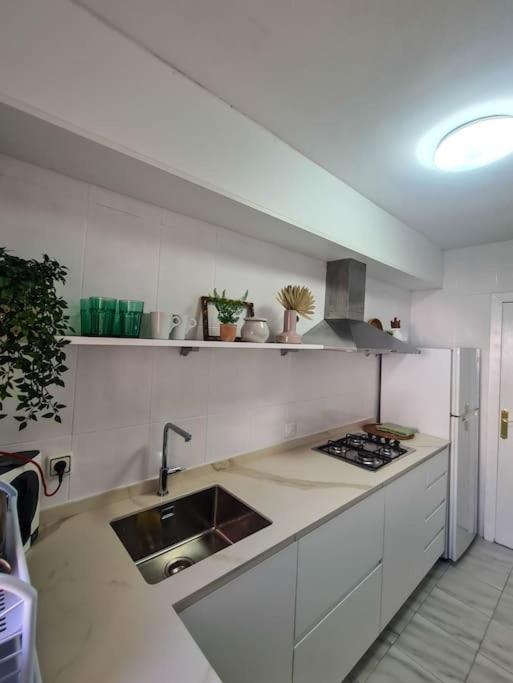 Nice Beachside 2-Bd Apt Near Barcelona 库尼特 外观 照片