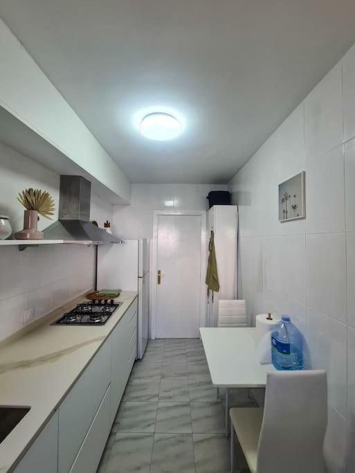 Nice Beachside 2-Bd Apt Near Barcelona 库尼特 外观 照片