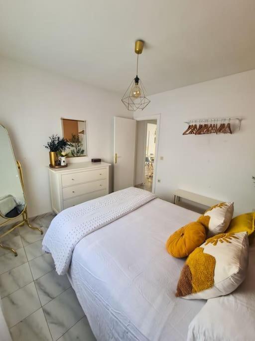 Nice Beachside 2-Bd Apt Near Barcelona 库尼特 外观 照片