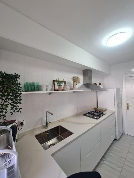 Nice Beachside 2-Bd Apt Near Barcelona 库尼特 外观 照片