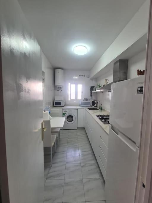 Nice Beachside 2-Bd Apt Near Barcelona 库尼特 外观 照片